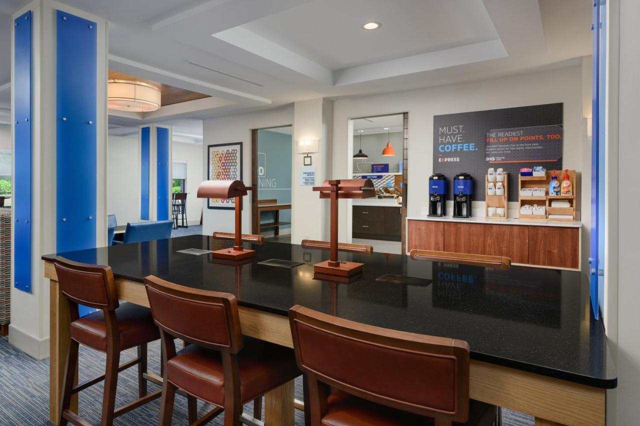 Holiday Inn Express - Tullahoma By Ihg Экстерьер фото